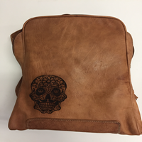 Bolso de cuero grabado